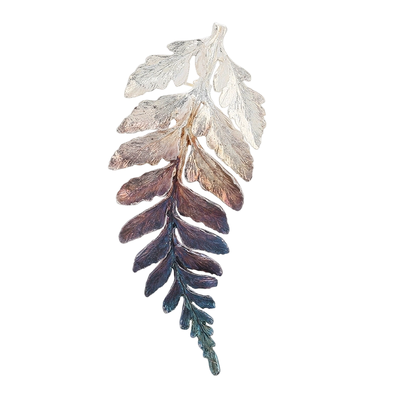 C00612 H&aring;ndlaget brosje i 925 sterlings&oslash;lv med blader